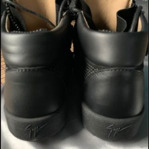 Giuseppe Zanotti Black sz: 43 Eur/10 Us